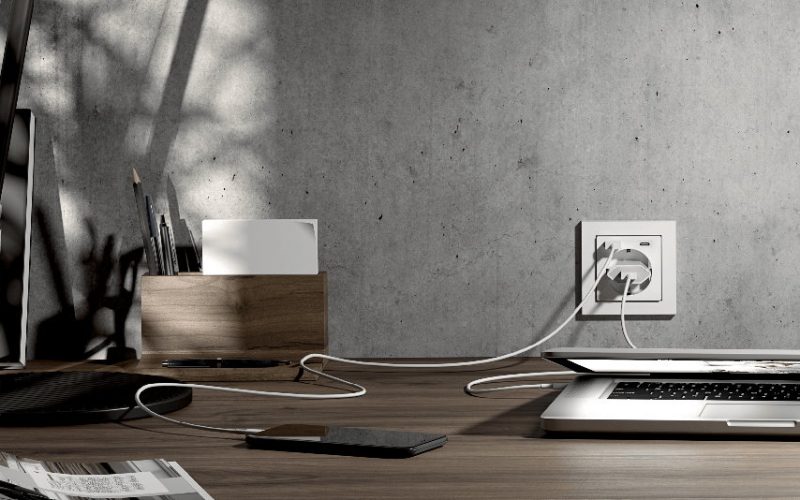 Gira-USB-Steckdose-weiss Gira-USB-Steckdose-weiss